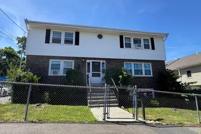 185 Walnut Ave #B