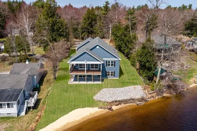 74 Lakeshore Dr 1