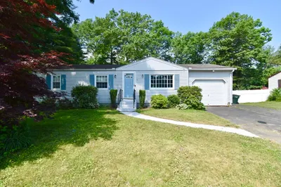 44 Thyme Ln