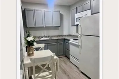 56 Johnson Street #11