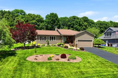 57 Valley View Dr 1