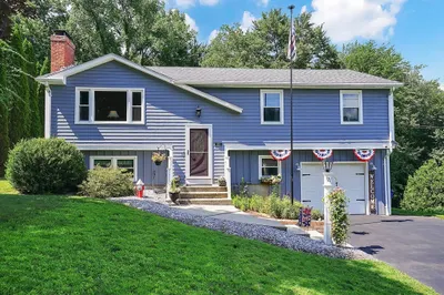 121 Beacon Hill Rd 1