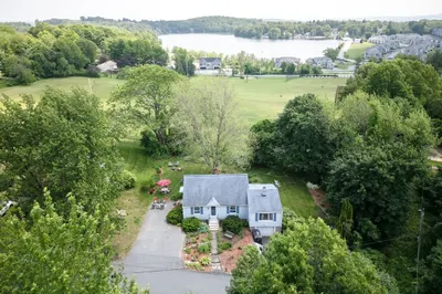 39 Crest Ave