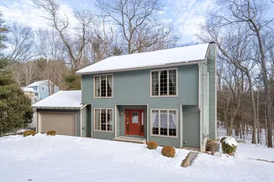 85 Brentwood Dr 1