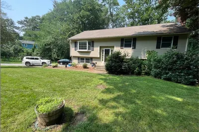 4 Revolutionary Rd #- 1
