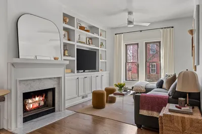 192 W 7th St #1