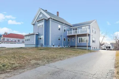 226 W Elm St 1