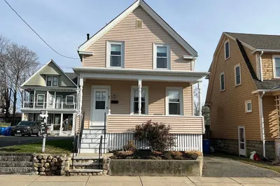 87 Hermon St