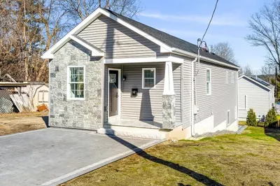 42 Hillside Ave
