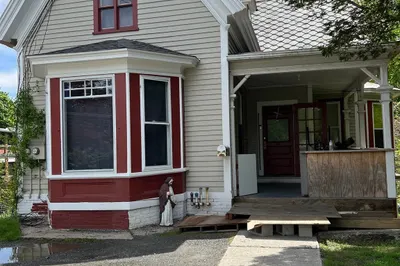 351 Bridge St 1