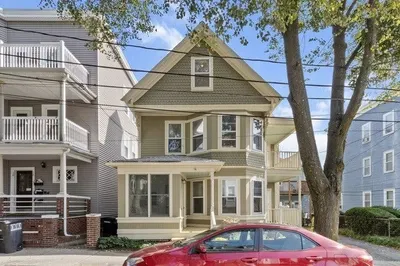 14 Moore St #1