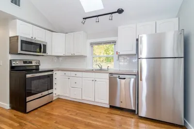3 Rockland St #2