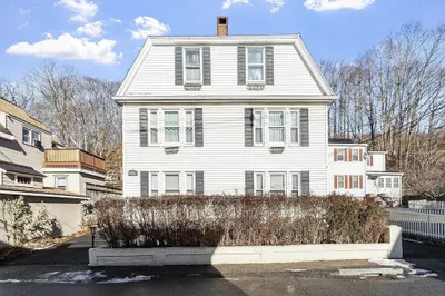 10 Oak St #3