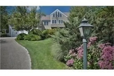 82 Marmion Way 1