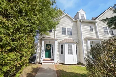 555 Main St #1 1
