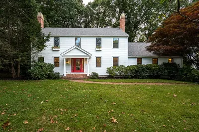 6 Olde Meetinghouse Road 1