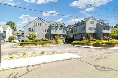 35 Merrymount Rd #12