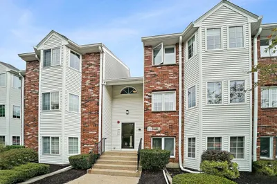 122 Tall Oaks Dr #W