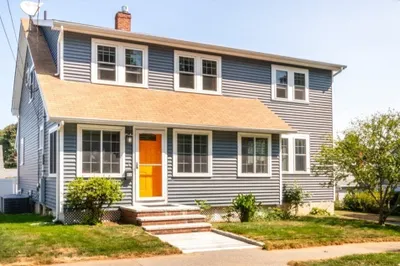 52 Amesbury St 1