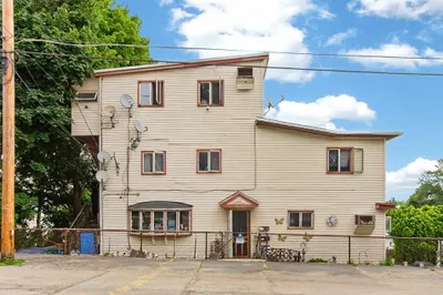 55 Canton St 1