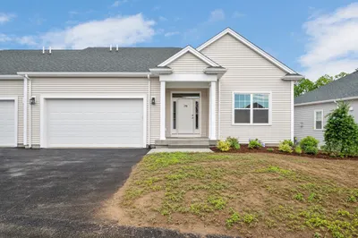 64 Crestwood Circle #34 1