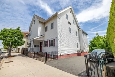 25 Temple St 1