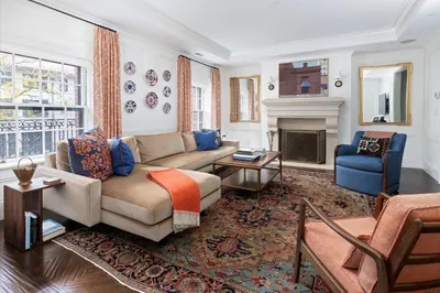 142 Chestnut St #8-9 1