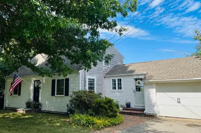 39 Harborview Dr 1