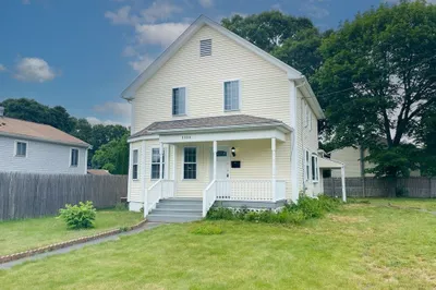 3539 W Shore Rd 1