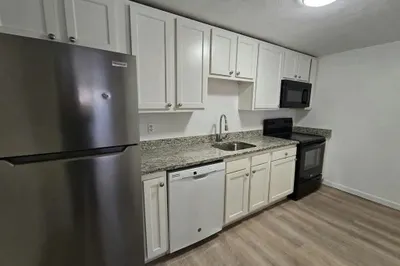 270 Quarry Street #15