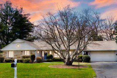 76 Ridgeway Cir 1