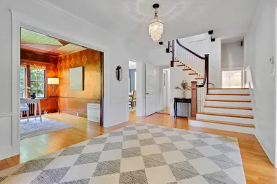 84 Lakeview Avenue 1