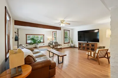 255 Riverneck Rd
