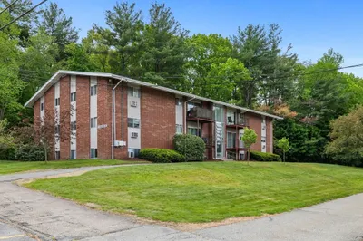 11 Longwood Dr #7