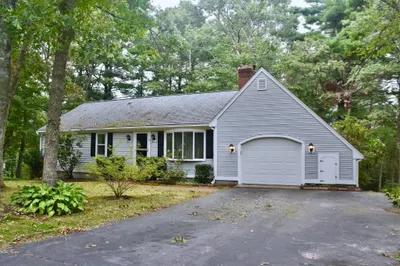 10 Rolling Oaks Dr 1