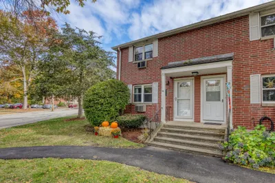 49 Kingston St #49 1
