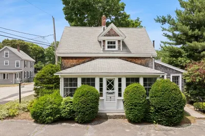 8 Lorraine St