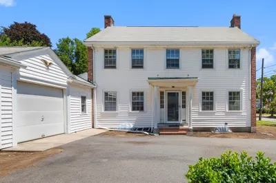 48 Marilyn Rd 1