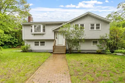6 Kennedy Dr