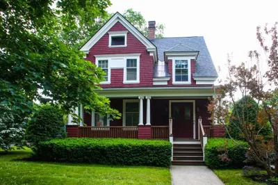 55 Marion Ave 1