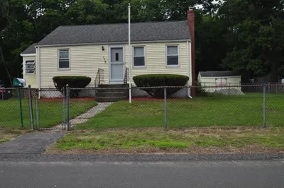 6 Warren Avenue 1