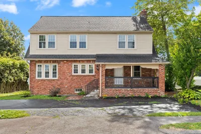 129 Maple Ave 1