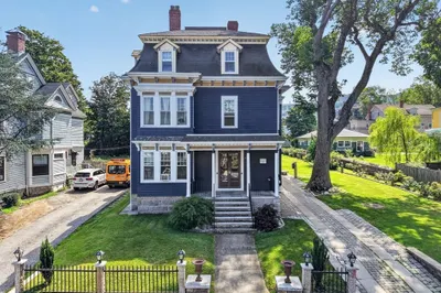 153 Belmont St 1