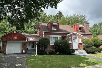 9 Lawrence Ave 1