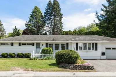 36 Oak Pond Ave 1