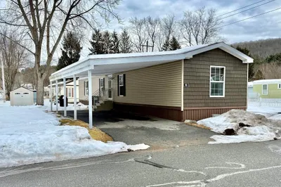 60 Quaboag Valley Co Op St 1
