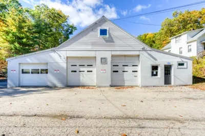 32 Boston Rd