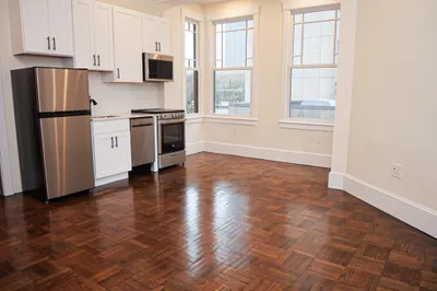 261 W Newton St #2