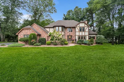 42 Lakeview Cir 1