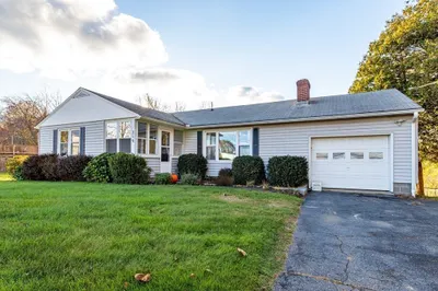 319 Chase Rd 1